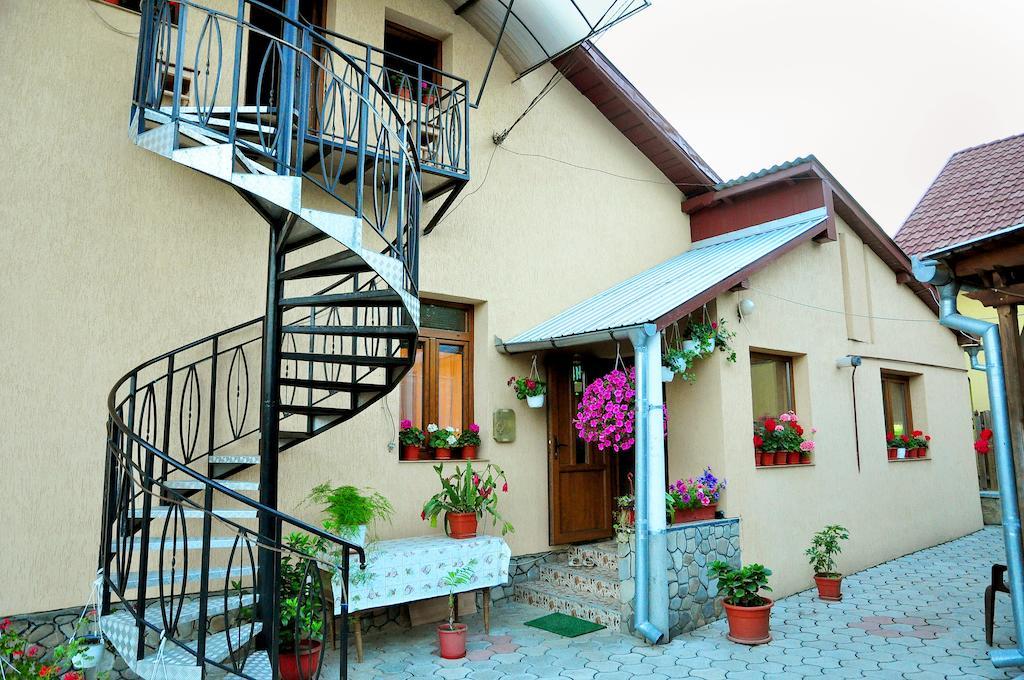 Hotel Casa Maria Gura Humorului Exterior foto